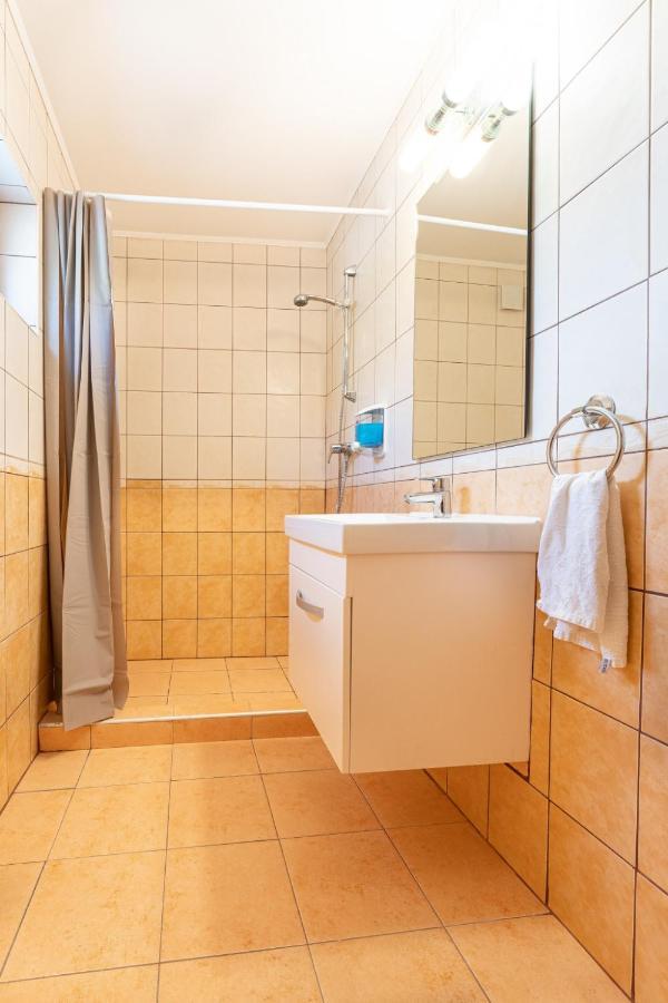 Varazsko Apartman ยูลา ภายนอก รูปภาพ
